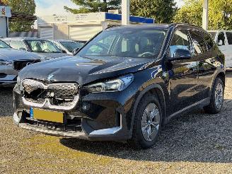 Schadeauto BMW iX1 eDrive 20 67 KWH. ( schroefschade ) 2025/9