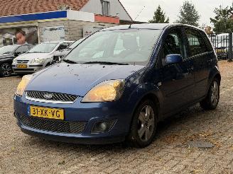 krockskadad bil auto Ford Fiesta 1.3 8v Futura . AIRCO | 5 DEURS | 2007/6