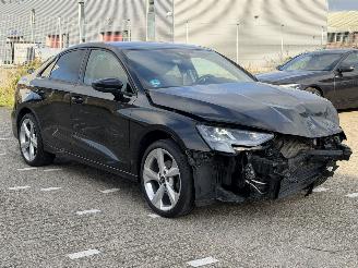 Vaurioauto  passenger cars Audi A3 1.5 TFSI 48V Mid Hybride 116 PK 2024/9