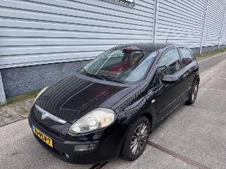 damaged passenger cars Fiat Punto Evo 1.3 M-jet Dynamic 2011/2