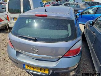 Opel Astra Astra H (L48), Hatchback 5-drs, 2004 / 2014 1.6 16V Twinport picture 3