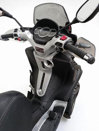 Piaggio  YOURBAN picture 8