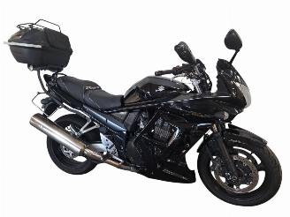 krockskadad bil motor Suzuki Bandit 1250  2007/8