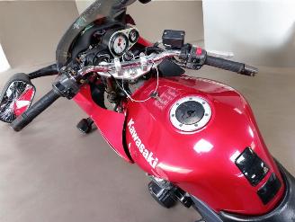 Kawasaki ZR - 7 S picture 9