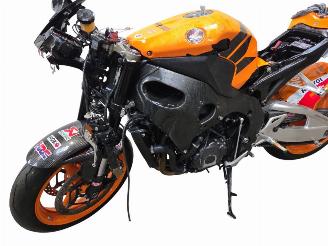 Honda CBR 1000 REPSOL picture 12