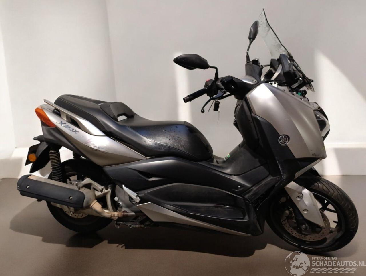 Yamaha Xmax 