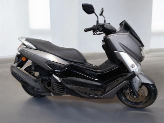 krockskadad bil bromfiets Yamaha  NMAX 2018/6