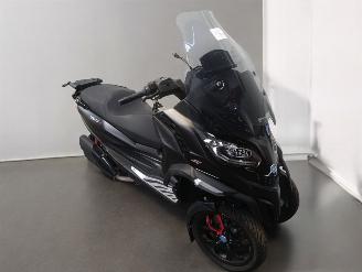 krockskadad bil bromfiets Piaggio  MP3 HPE 2024/10
