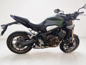 krockskadad bil motor Honda CB 650 R 2024/7