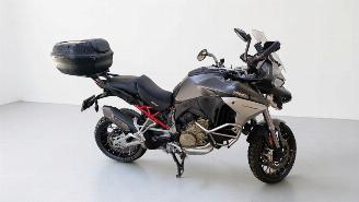 krockskadad bil motor Ducati MTS 1200 V4 2021/1