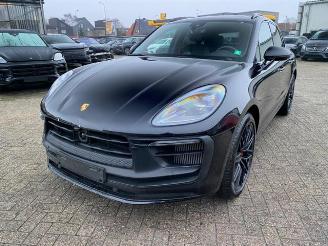 damaged passenger cars Porsche Macan GTS *PANO - KAM - NAV - BOSE* 2024/2