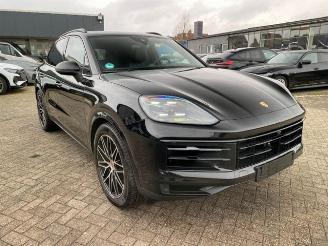 Unfallwagen Porsche Cayenne E-Hybrid* HUD - KAM - PANO - AHK - BOSE* 2025/4
