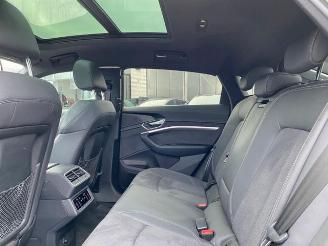 Audi E-tron S Sportback quattro *HEAD-UP - PANO -AHK* picture 16