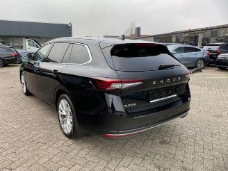 Voiture accidenté Skoda Superb Combi 1.5 TSI iV L&K *HEAD-UP - PANO-AHK* 2025/3