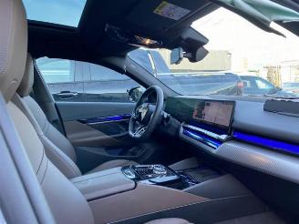 BMW i5 eDrive40 M Sport* HUD - KAM - PANO - AHK* picture 16