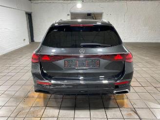 krockskadad bil auto Mercedes E-klasse 450d T 4Matic AMG Lin Prmium Plus PANO/HUD 2026/6