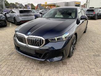 damaged passenger cars BMW i5 eDrive40 M Sport HUD/360/NAVI 2024/2