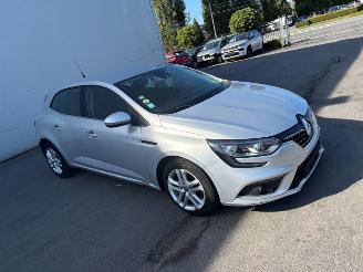 uszkodzony samochody osobowe Renault Mégane  2018/12