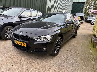 Schadeauto BMW 3-serie 330e Centennial High Executive M 2016/3
