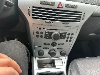 Opel Astra 1.8 Sport Rijdbaar! picture 12