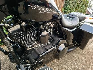 Harley-Davidson  FLHX Street Glide Full Black picture 16