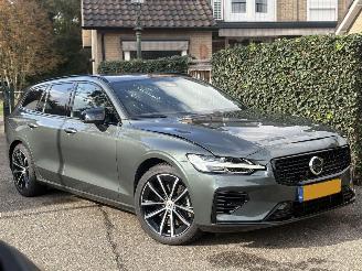skadebil auto Volvo V-60 2.0 T6 Plug-in hybrid AWD Plus Dark AUTOMAAT 253PK 2025/6