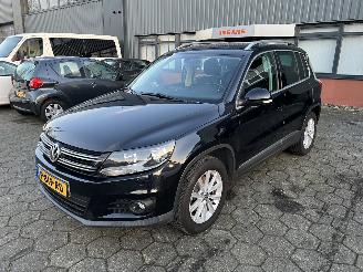 damaged passenger cars Volkswagen Tiguan 1.4 TSI BMT 2011/8