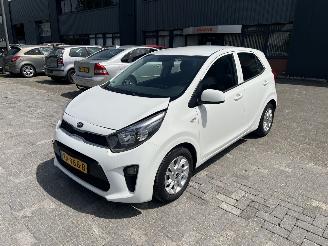 Schadeauto Kia Picanto 1.0 CVVT EconomyPlusLine 2019/3
