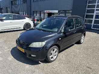 Damaged car Mazda 2 1.6 Sportive 2003 2003/5