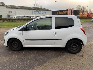 Renault Twingo 1.2 16V Hatchback 2Dr Benzine 1.149cc 55kW (75pk) FWD 2011-10/2014-09 (CN01; CND1; CNF1; CNJ1; CNJ6; CNL1; CNL6) D4F764; D4FE7 picture 8