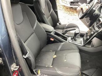 Volvo V-40 V40 (MV), Hatchback 5-drs, 2012 / 2019 2.0 T2 16V picture 28