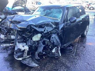 Salvage car Mini Cooper S Mini (F55), Hatchback 5-drs, 2013 2.0 16V Cooper S 2016/6