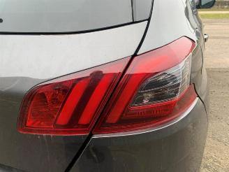 Peugeot 308 308 (L3/L8/LB/LH/LP), Hatchback 5-drs, 2013 / 2021 1.2 12V e-THP PureTech 110 picture 12