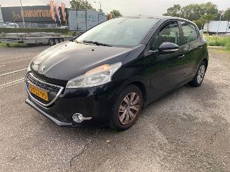  Peugeot 208 1.2 Vti 12V PureTech 82 Hatchback  Benzine 1.199cc 60kW (82pk) FWD 2012-03/2019-12 (CAHMZ; CCHMZ) EB2F; HMZ 2013/6