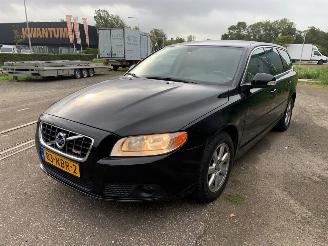  Volvo V-70 2.0 T 16V Combi/o  Benzine 1.999cc 149kW (203pk) FWD 2009-09/2011-12 (BW44) B4204T6 2010/8