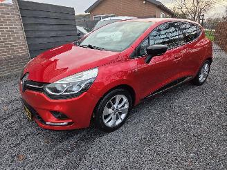 Schadeauto Renault Clio  2016/12