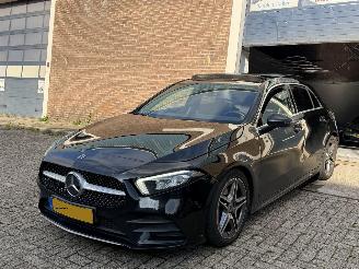 skadebil auto Mercedes A-klasse A180d AMG/AUTOMAAT/PANO 2018/5