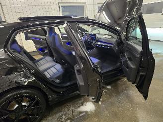 Volkswagen Golf R Black Edetion picture 7