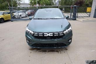 Schadeauto Dacia Sandero 1.0 BENZ 2025/10