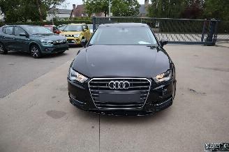 krockskadad bil auto Audi A3 1.6 TDI 2015/5