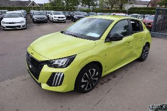 Voiture accidenté Peugeot 208 1.2 BENZ 2025/5