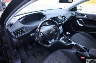 Peugeot 308 1.2 BENZ picture 9