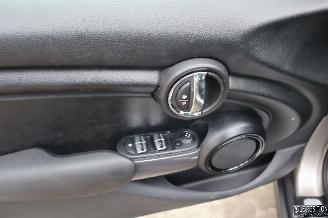 Mini Cooper 1.5 BENZ picture 7