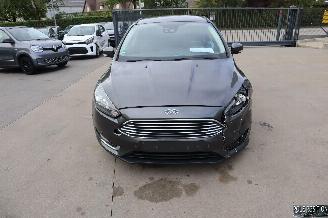 Schadeauto Ford Focus 1.0 BENZ 2015/2