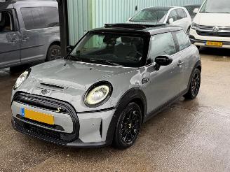 damaged passenger cars Mini Electric 33kwh Xenon Led Pano Harman Kardon FULL ! NAP 2022/9
