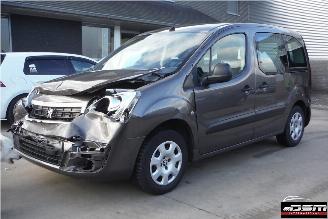 Voiture accidenté Peugeot Partner TEPEE 1.2 PURETECH ACTIVE S&S 2018/7