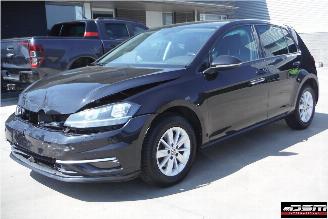 Schadeauto Volkswagen Golf VII COMFORTLINE 2017/4