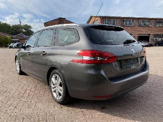 Peugeot 308  picture 8