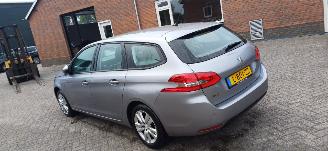 Peugeot 308 1.2i 5drs  110pk navi picture 3