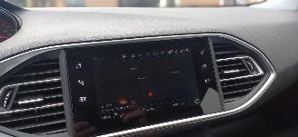 Peugeot 308 1.2i 5drs  110pk navi picture 15